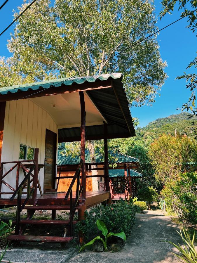 Lonely Groove Hotel Koh Chang Exterior photo